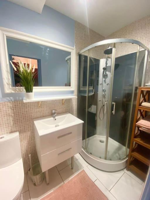 Appartement Neuf Cosy Centre Ville Quartier Haut Sète Buitenkant foto